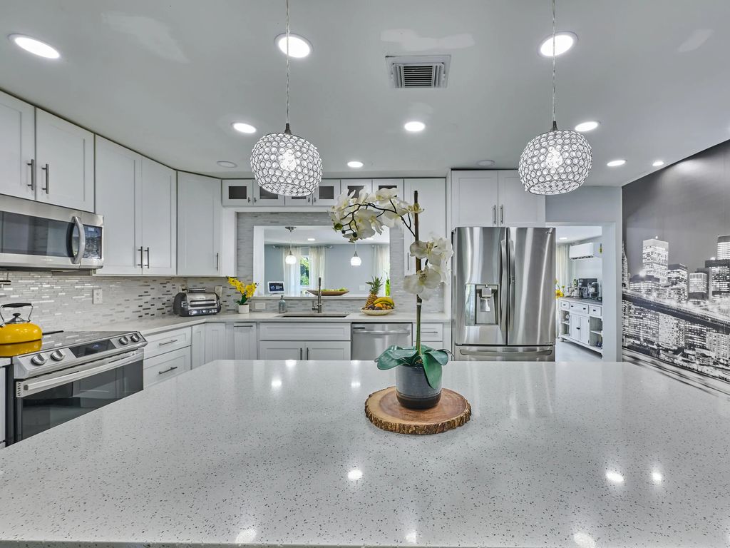 9020 Sw 8th Street, Boca Raton