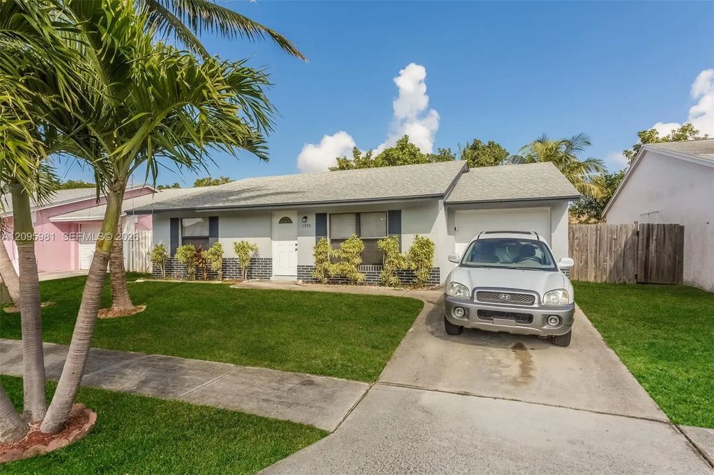 5990 W Ithaca Circle W, Lake Worth