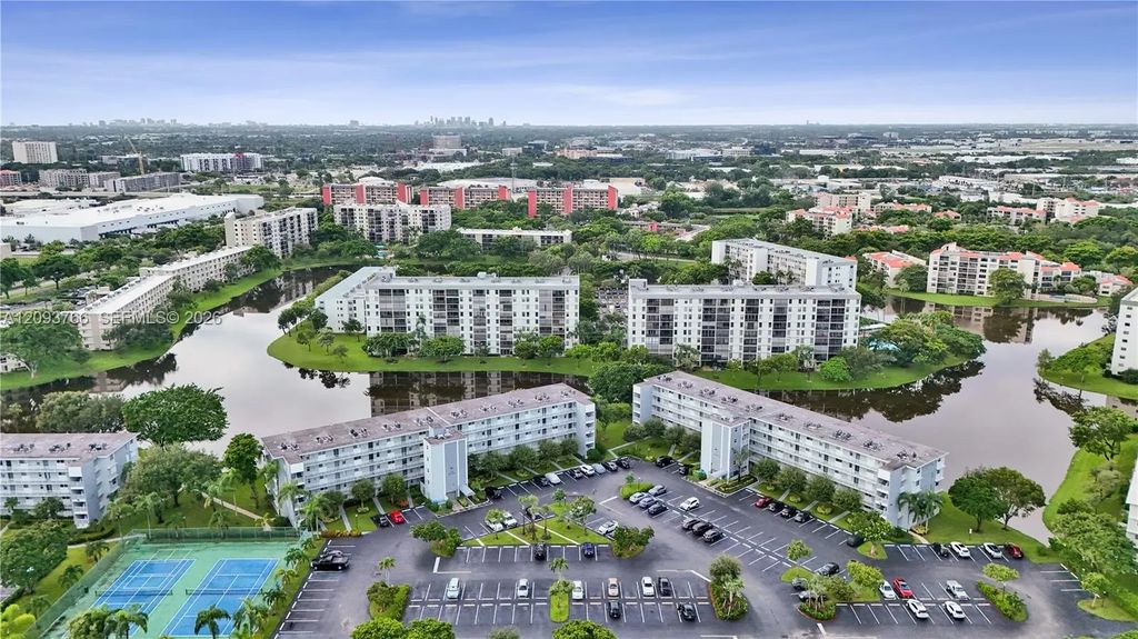 2226 N Cypress Bend Drive #408, Pompano Beach