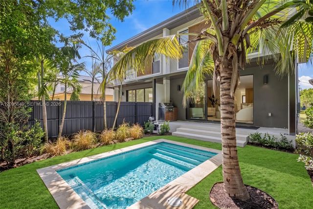 3 of 38 - 2619 Sw 31st Place, Miami, FL