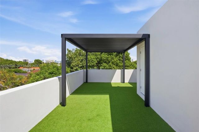 5 of 38 - 2619 Sw 31st Place, Miami, FL