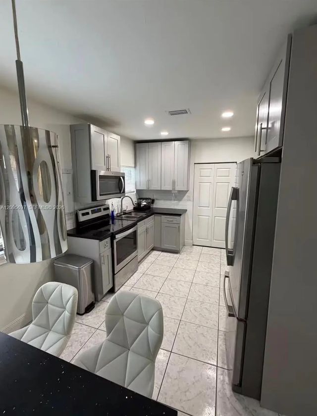 5 of 17 - 4303 Nw 13th Avenue, Miami, FL