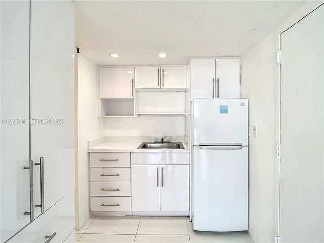 5 of 21 - 555 Ne 15th Street #502, Miami, FL
