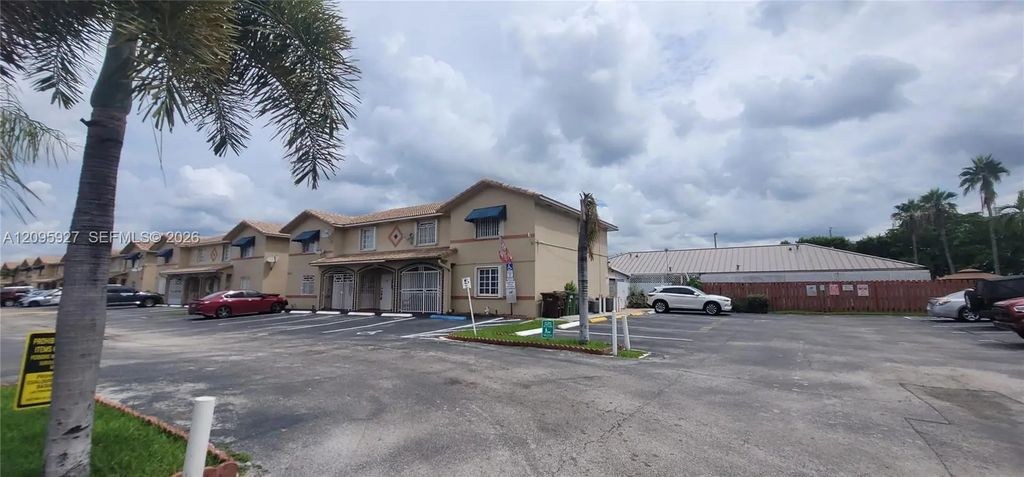 3254 W 70th Street #201, Hialeah