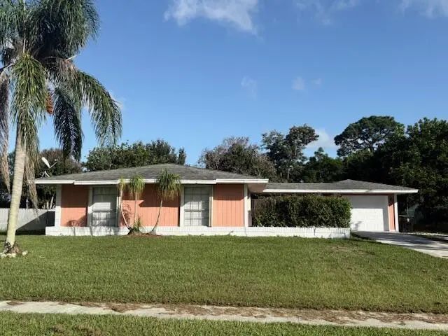 357 Ne Camelot Drive, Port St. Lucie