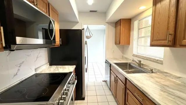3 of 20 - 357 Ne Camelot Drive, Port St. Lucie, FL
