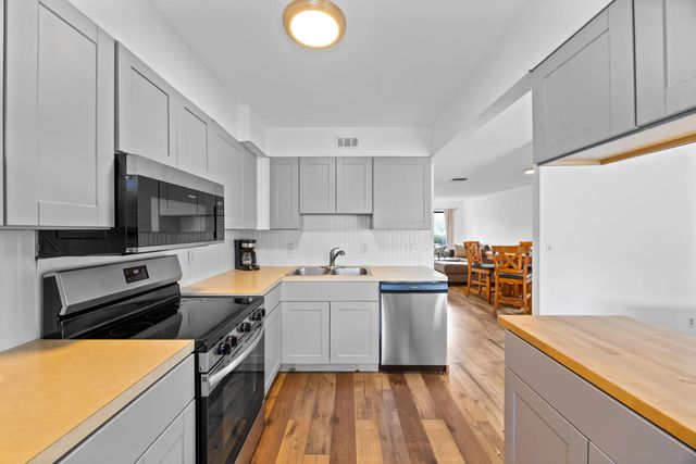 4 of 39 - 310 Sandtree Drive, Palm Beach Gardens, FL