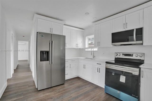 4 of 40 - 2910 Nw 25th Street, Fort Lauderdale, FL