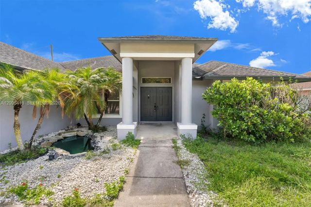 4 of 22 - 912 Sw Paar Drive, Port St. Lucie, FL