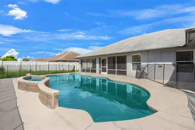 5 of 22 - 912 Sw Paar Drive, Port St. Lucie, FL