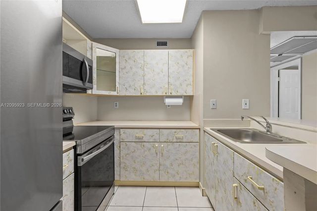 4 of 12 - 15619 Sw 73rd Cir Terrace #10-9, Miami, FL