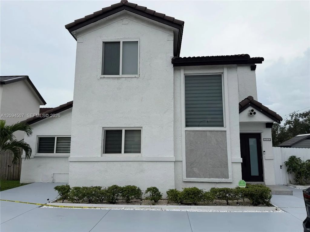 12694 Nw 8th Trail, Miami