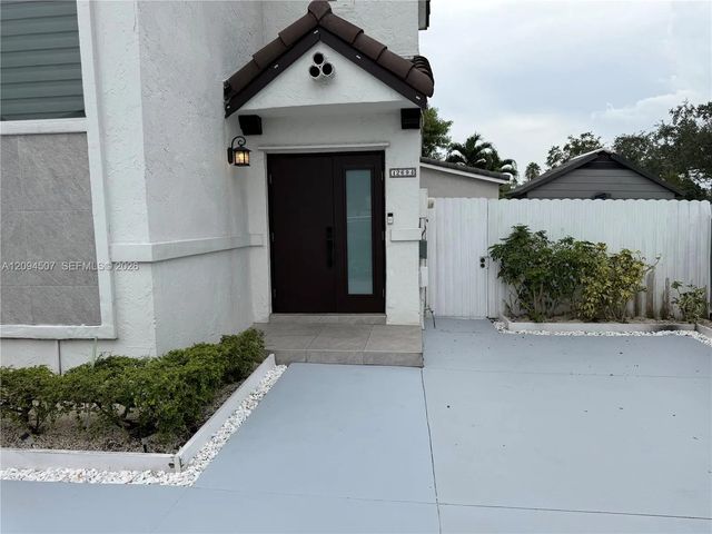 4 of 36 - 12694 Nw 8th Trail, Miami, FL