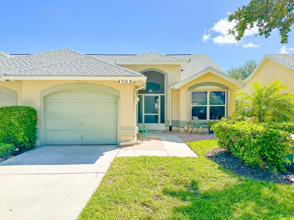 4308 Se Brittney Circle, Port St. Lucie