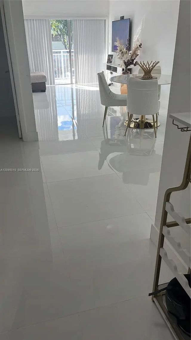 4 of 6 - 9371 Fontainebleau Boulevard #i220, Miami, FL