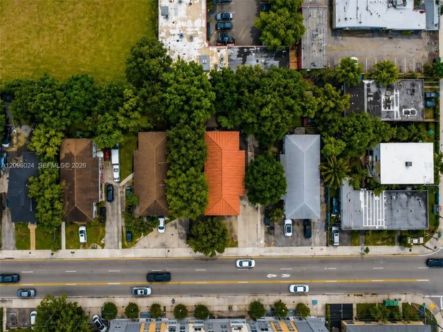 960 Sw 7 Street, Miami