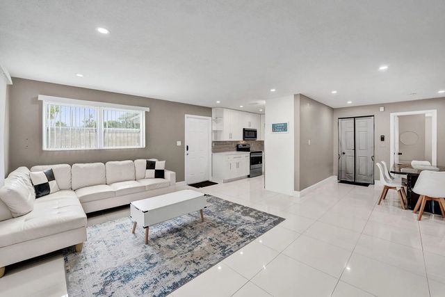 2 of 80 - 921 Nw 14th Street, Fort Lauderdale, FL