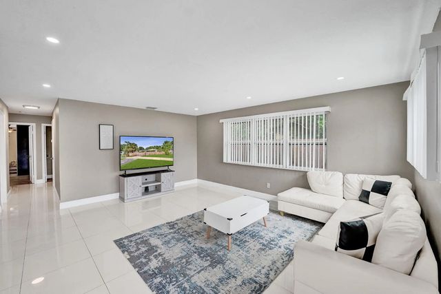 3 of 80 - 921 Nw 14th Street, Fort Lauderdale, FL