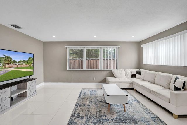 5 of 80 - 921 Nw 14th Street, Fort Lauderdale, FL