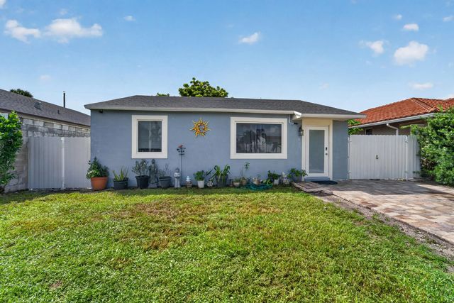 3 of 50 - 946 Mcintosh Street, West Palm Beach, FL