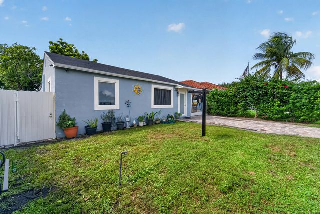 4 of 50 - 946 Mcintosh Street, West Palm Beach, FL