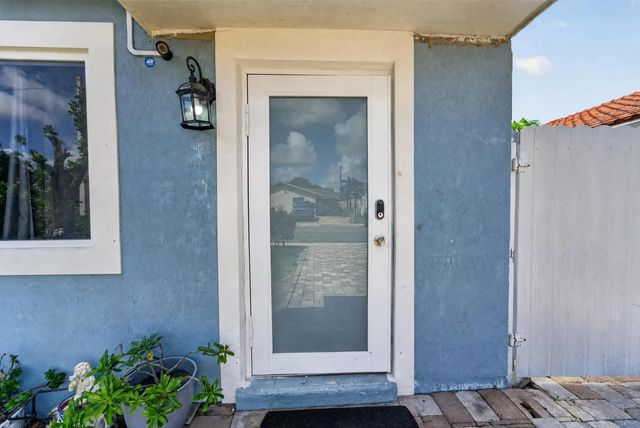 5 of 50 - 946 Mcintosh Street, West Palm Beach, FL