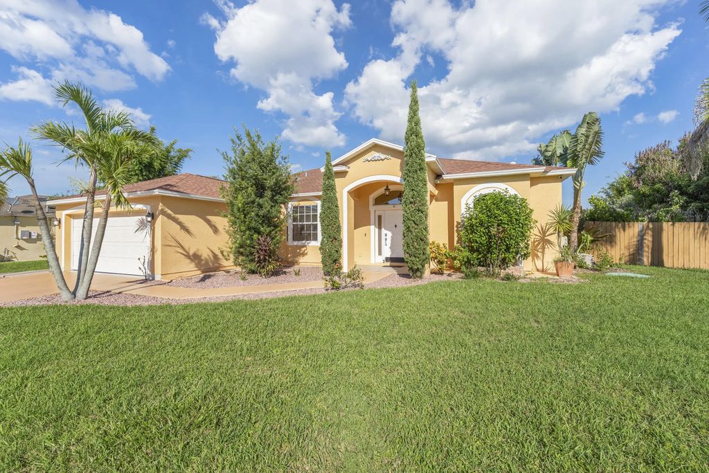 103 Nw Aileen Street, Port St. Lucie