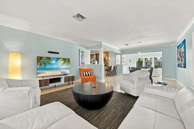 4 of 50 - 4230 Ne 19th Avenue, Oakland Park, FL