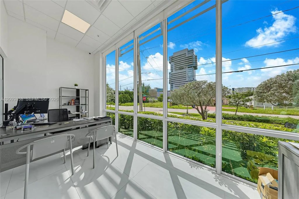 800 Se 4th Avenue #110, Hallandale Beach