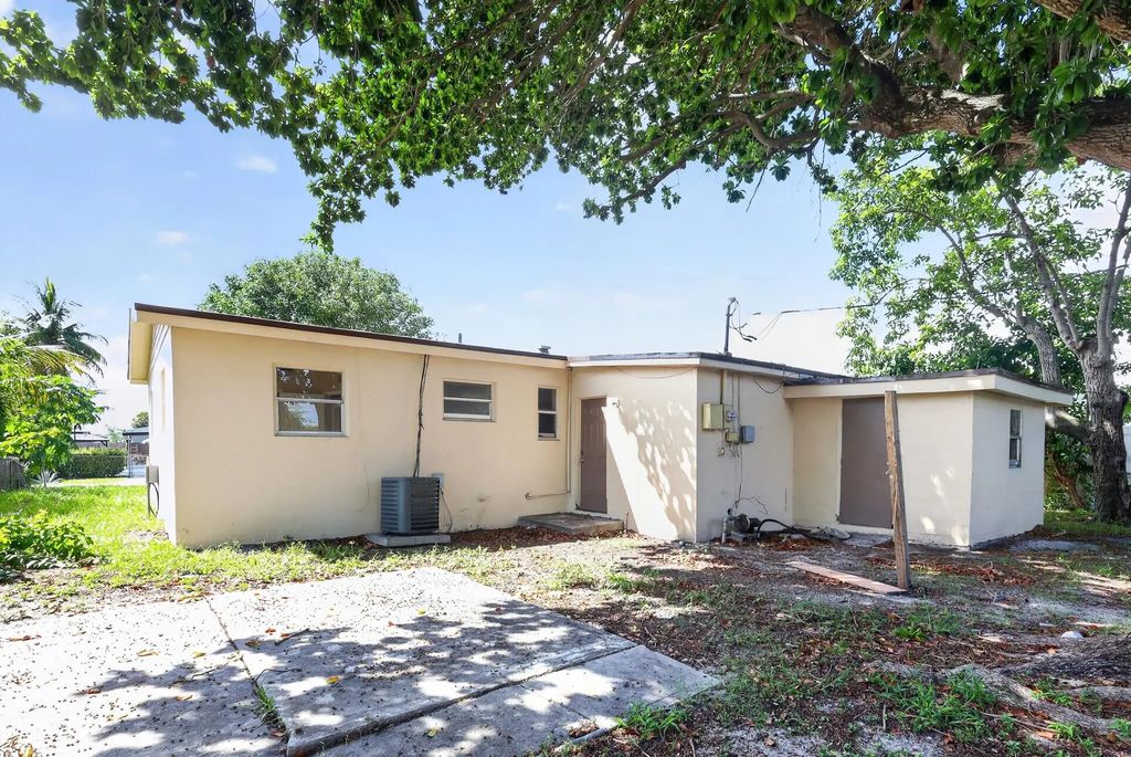 2740 Nw 2nd Street, Boynton Beach