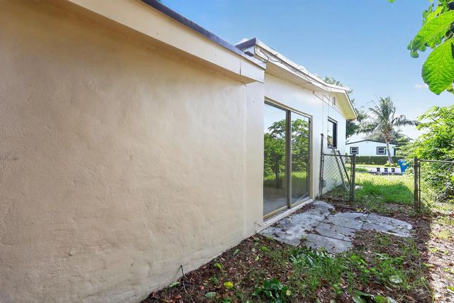 4 of 30 - 2740 Nw 2nd Street, Boynton Beach, FL