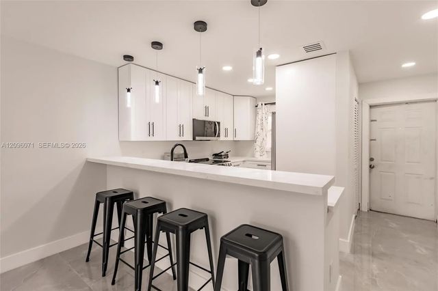 807 W Oakland Park Boulevard #h12, Oakland Park
