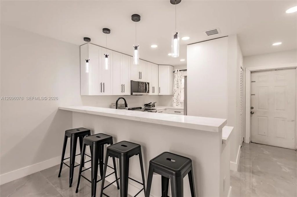 807 W Oakland Park Boulevard #h12, Oakland Park