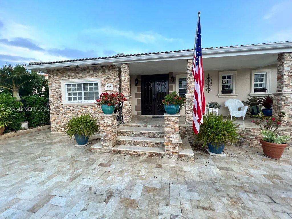 3889 Nw 5th Street, Miami