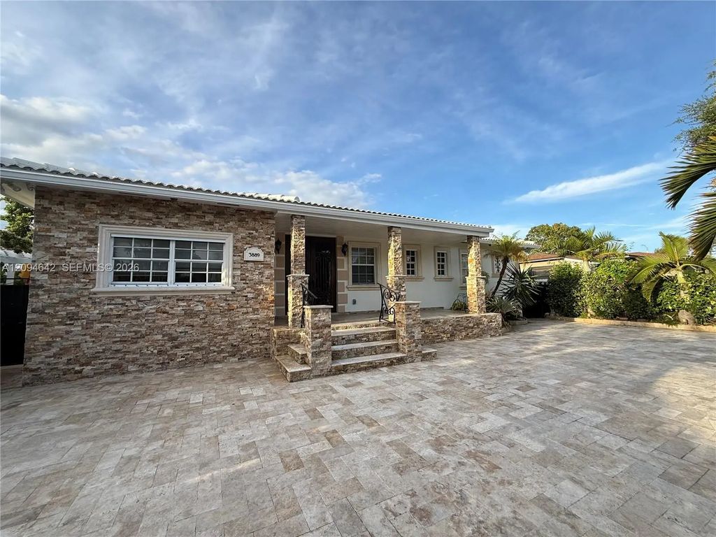3889 Nw 5th Street, Miami