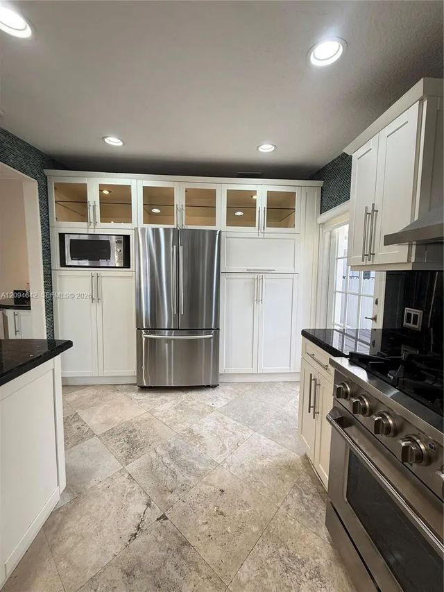 5 of 22 - 3889 Nw 5th Street, Miami, FL