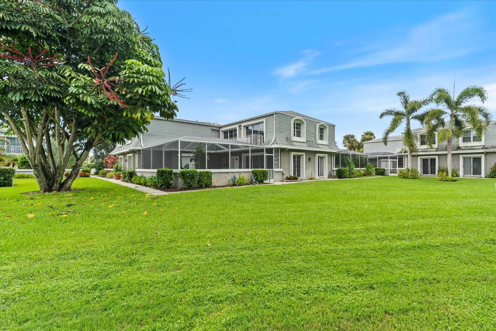 301 Vision Court, Palm Beach Gardens