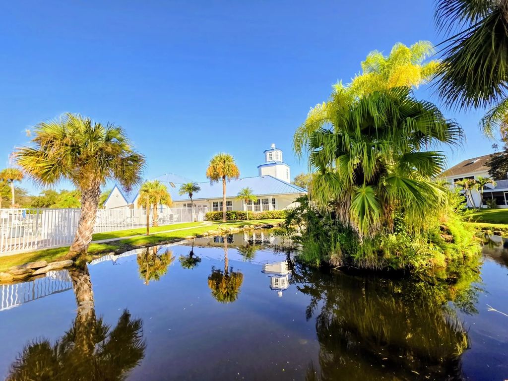 1867 Aynsley Way #2, Vero Beach