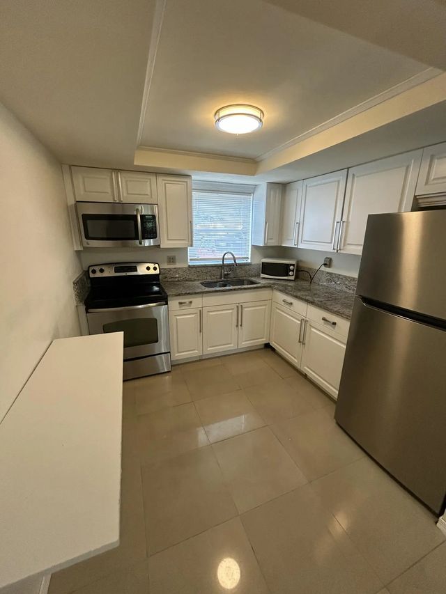 3 of 15 - 2956 Crosley Drive E #c, West Palm Beach, FL