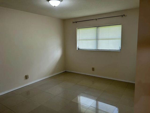 5 of 15 - 2956 Crosley Drive E #c, West Palm Beach, FL