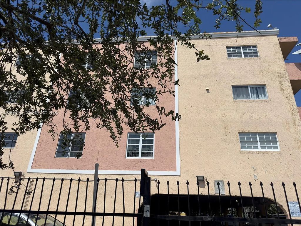 1055 W 77th Street #311, Hialeah