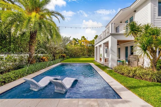 5602 Sw 65th Court, South Miami
