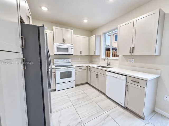 4 of 34 - 2419 Se 11th Street, Homestead, FL