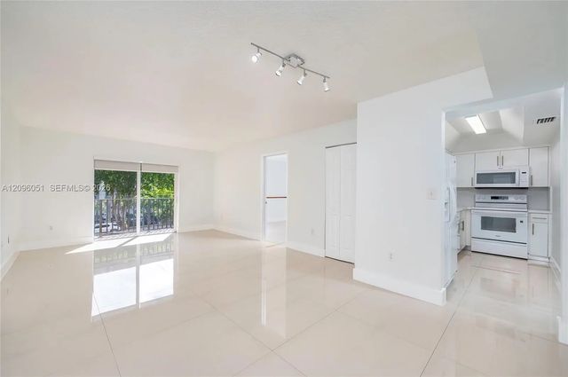 4 of 22 - 4709 Nw 7th Street #305-9, Miami, FL