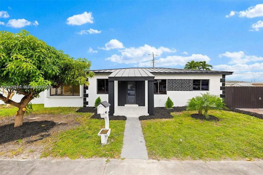 331 W 40th Place, Hialeah