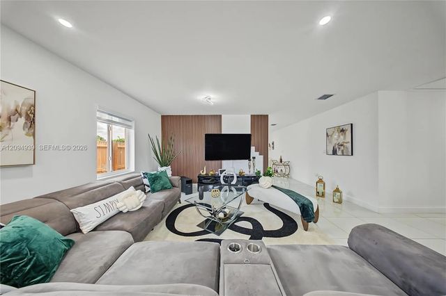 2 of 45 - 530 Sw 7th Avenue, Homestead, FL