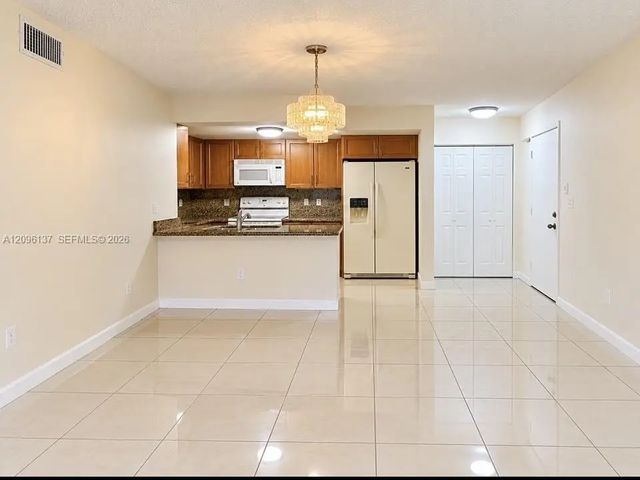 4 of 14 - 10135 Nw 9th St Circle #5-106, Miami, FL