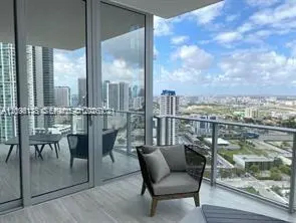 851 Ne 1st Avenue #2806, Miami