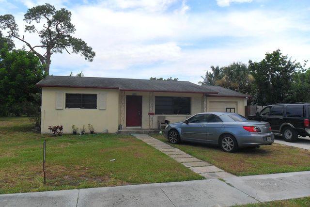 4 of 39 - 730 W Ilex Drive, Lake Park, FL