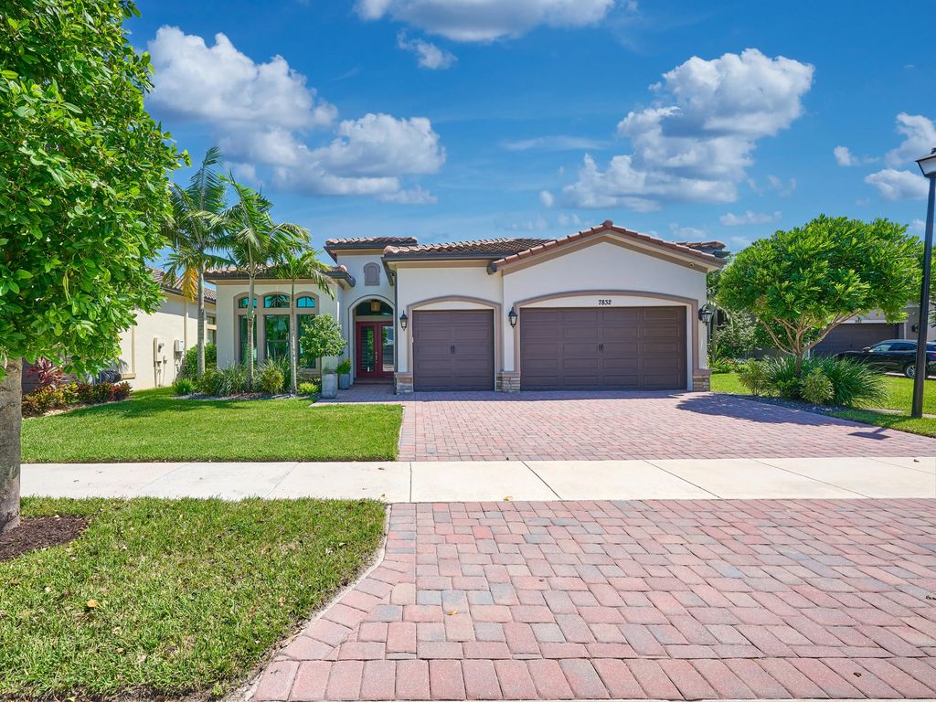 7832 Deer Lake Court, Parkland